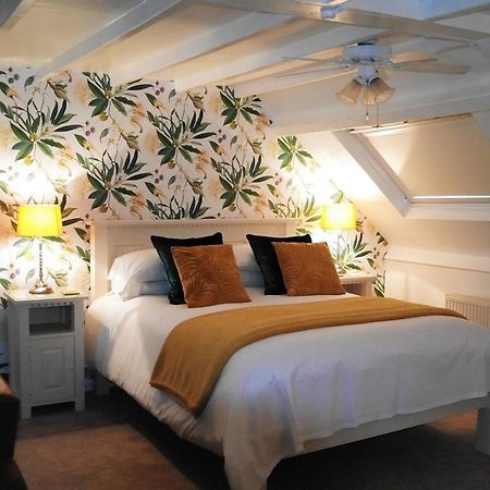 White Linen Whitby, Room Only Экстерьер фото
