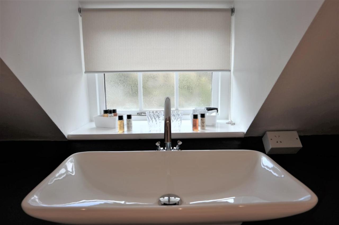 White Linen Whitby, Room Only Экстерьер фото