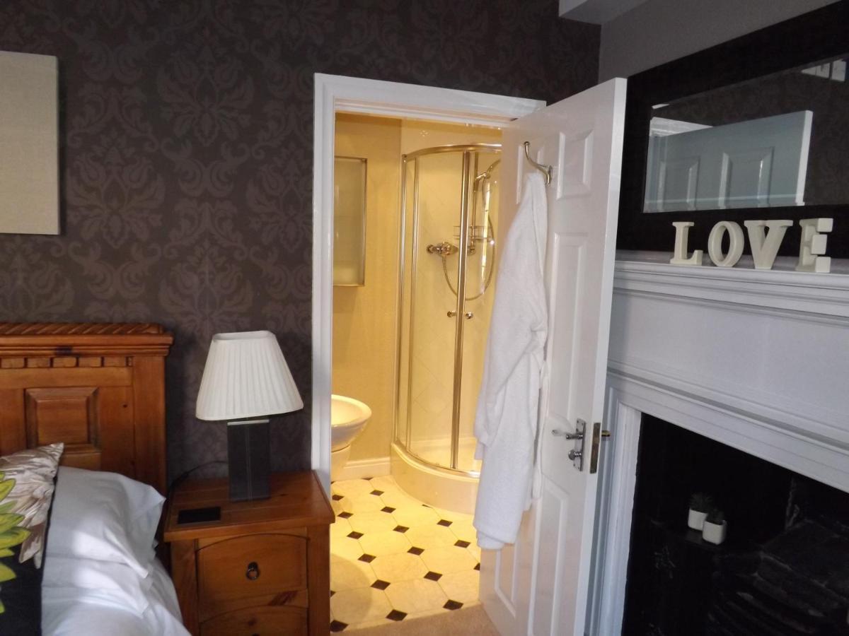 White Linen Whitby, Room Only Экстерьер фото