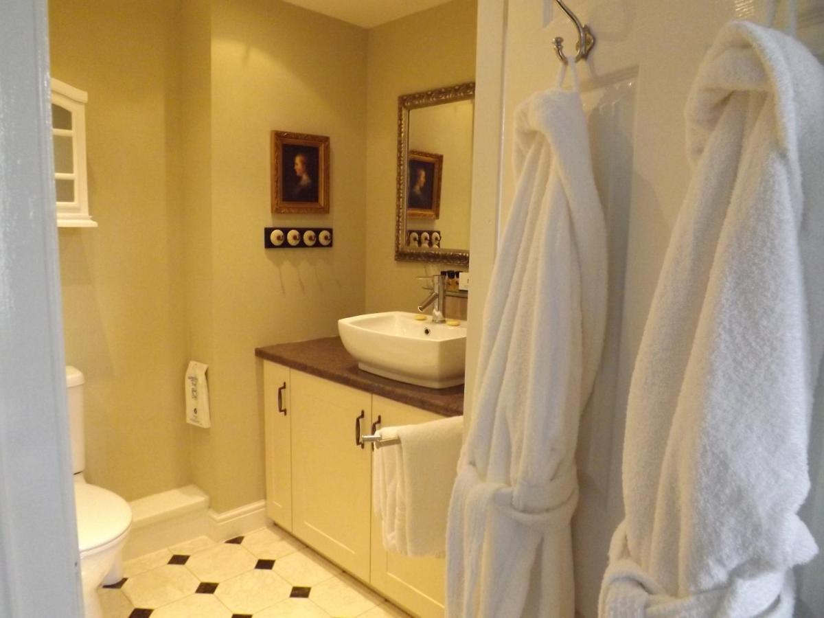 White Linen Whitby, Room Only Экстерьер фото