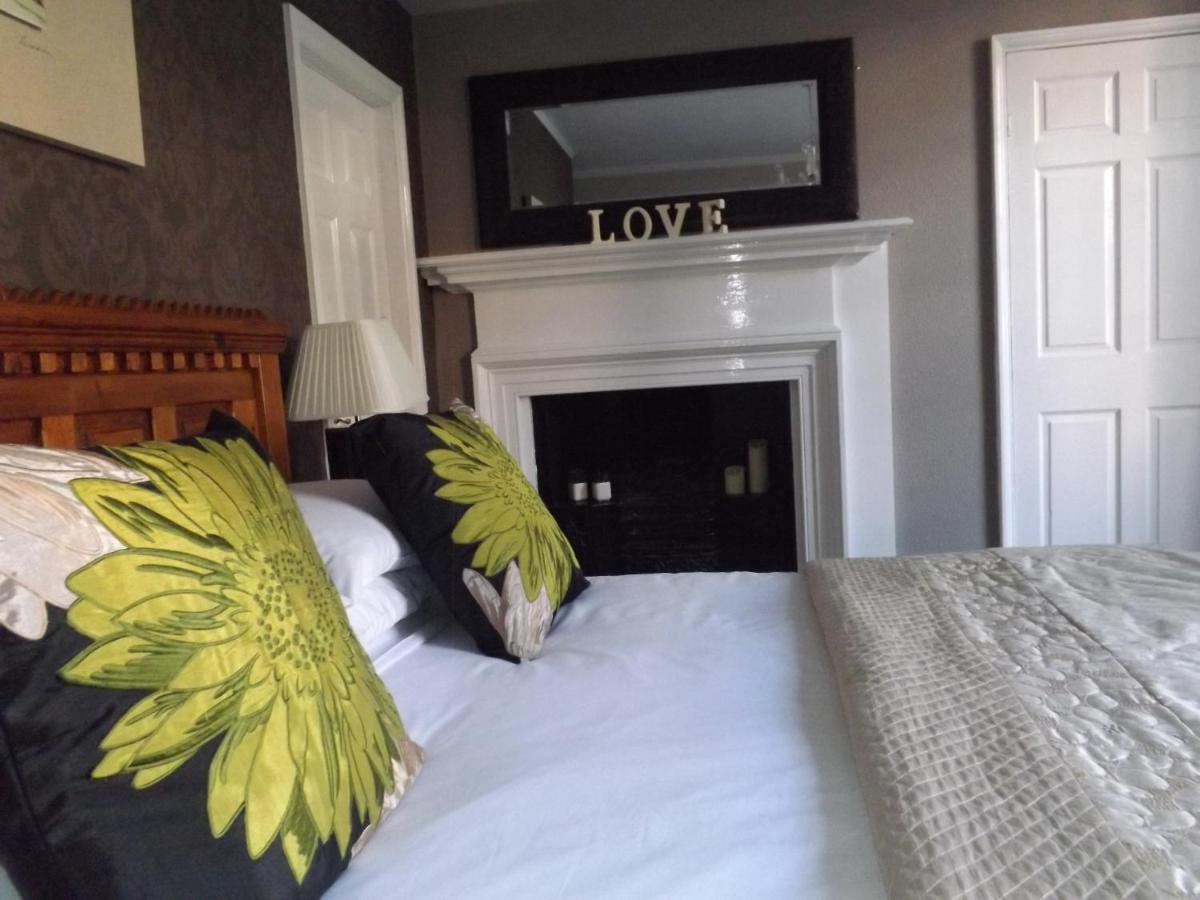 White Linen Whitby, Room Only Экстерьер фото
